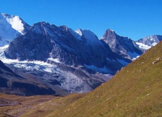  Excursión de verano en las montañas